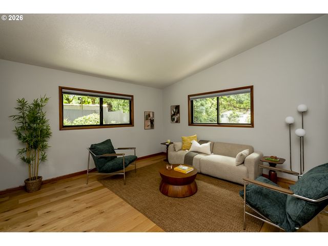 7725 Sw STEWART St, Portland, OR 97223