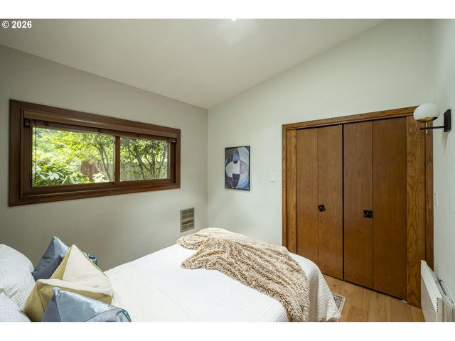 7725 Sw STEWART St, Portland, OR 97223