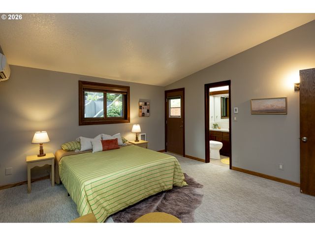 7725 Sw STEWART St, Portland, OR 97223