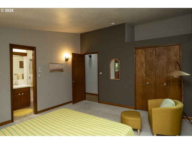 7725 Sw STEWART St, Portland, OR 97223