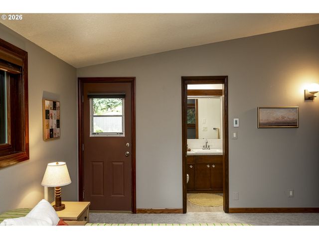 7725 Sw STEWART St, Portland, OR 97223