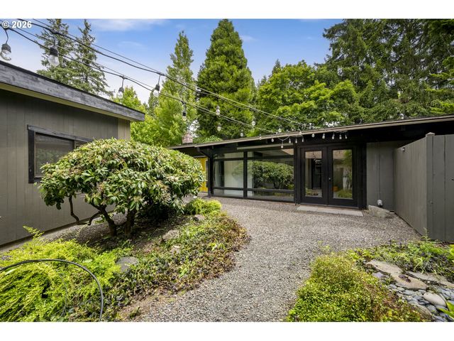 7725 Sw STEWART St, Portland, OR 97223