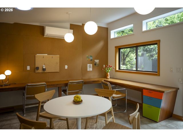 7725 Sw STEWART St, Portland, OR 97223