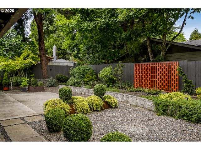 7725 Sw STEWART St, Portland, OR 97223