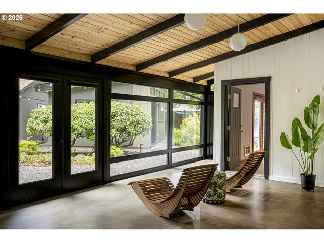 7725 Sw STEWART St, Portland, OR 97223