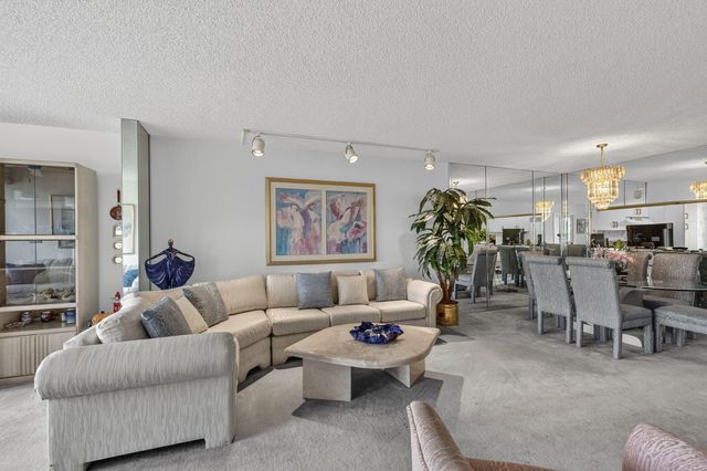 10806 W Clairmont Circle 108, Tamarac, FL 33321