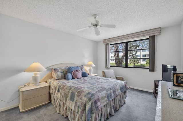 10806 W Clairmont Circle 108, Tamarac, FL 33321