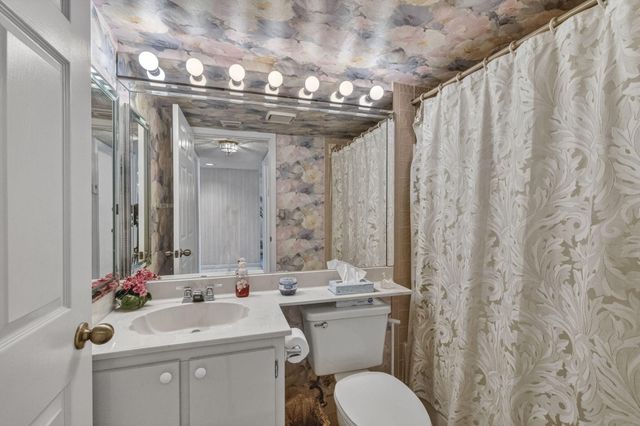 10806 W Clairmont Circle 108, Tamarac, FL 33321