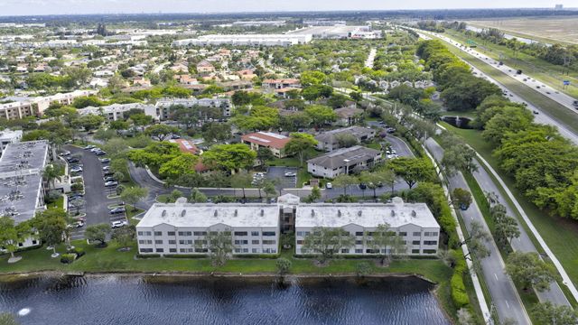 10806 W Clairmont Circle 108, Tamarac, FL 33321