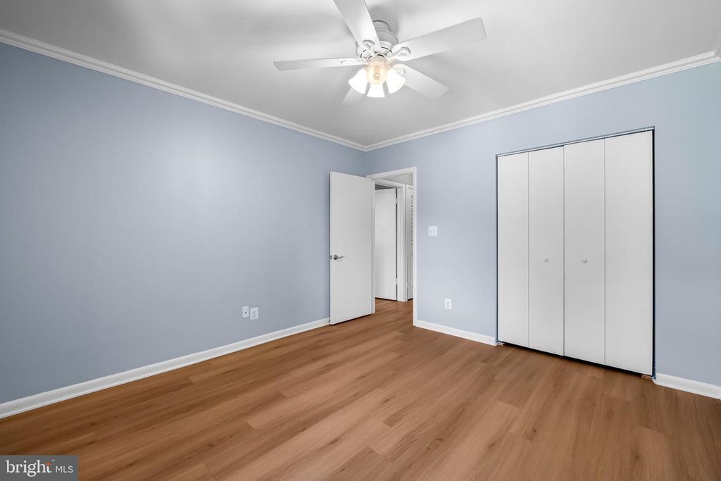Image 16 of property listing at 16 CROSS KEYS RD #16E, Baltimore, MD 21210