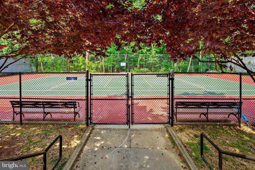 Image 31 of property listing at 16 CROSS KEYS RD #16E, Baltimore, MD 21210