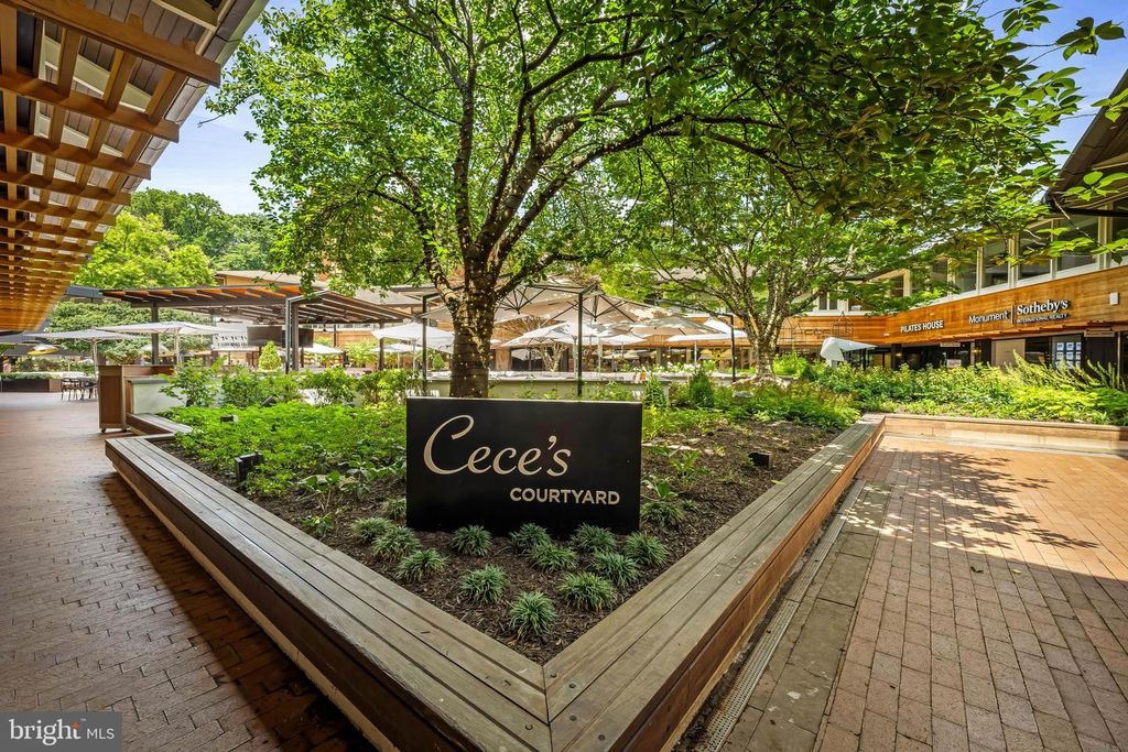 Image 37 of property listing at 16 CROSS KEYS RD #16E, Baltimore, MD 21210
