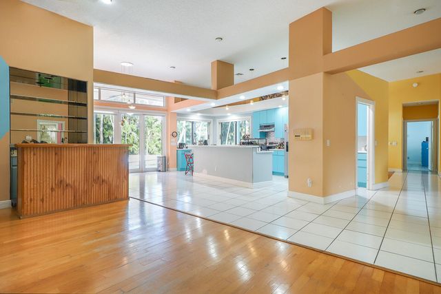 6599 140th Lane N, Palm Beach Gardens, FL 33418