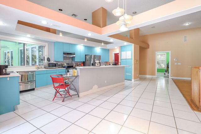 6599 140th Lane N, Palm Beach Gardens, FL 33418