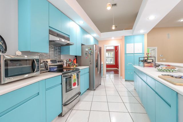 6599 140th Lane N, Palm Beach Gardens, FL 33418