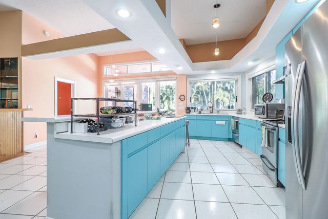 6599 140th Lane N, Palm Beach Gardens, FL 33418