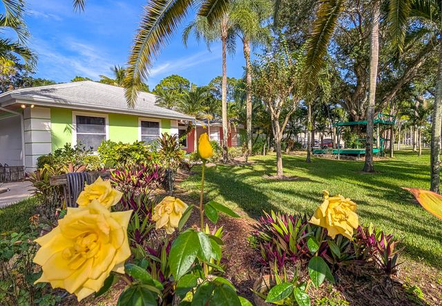 6599 140th Lane N, Palm Beach Gardens, FL 33418