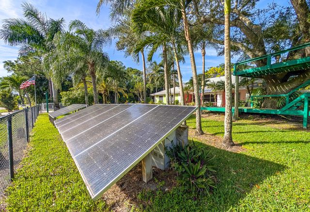 6599 140th Lane N, Palm Beach Gardens, FL 33418