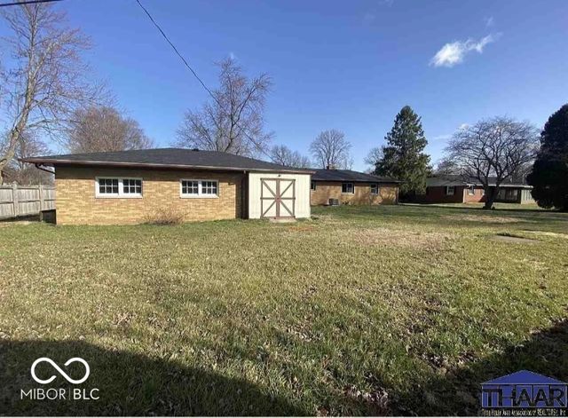 1015 Elizabeth Lane, Terre Haute, IN 47802