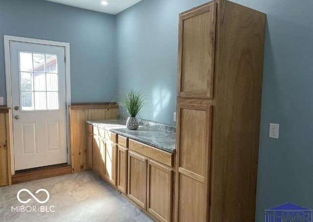 1015 Elizabeth Lane, Terre Haute, IN 47802