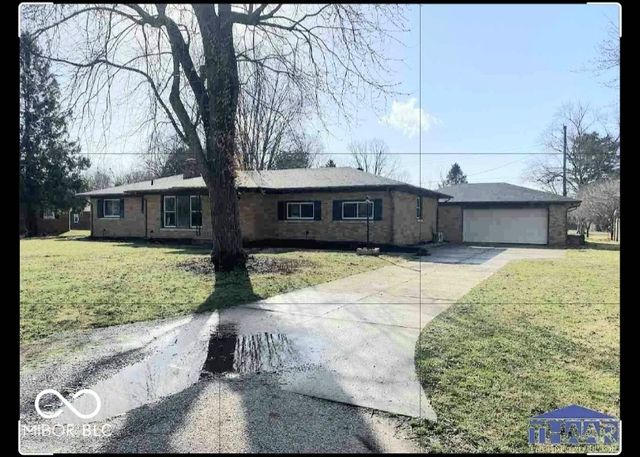 1015 Elizabeth Lane, Terre Haute, IN 47802
