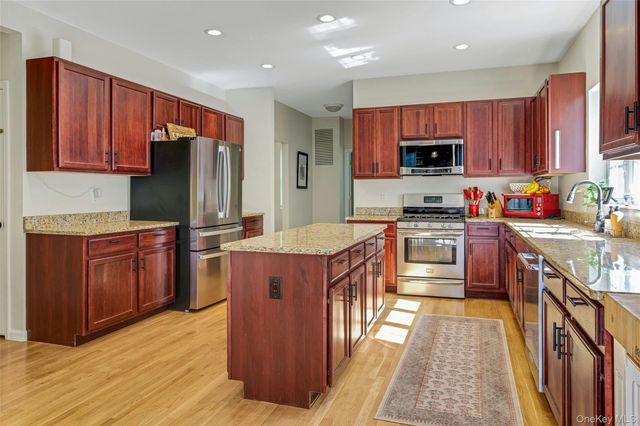 22 Theodore Trail, Carmel, NY 10512
