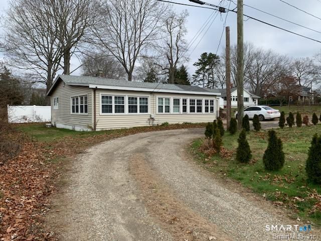 6 North Road, East Lyme, CT 06357