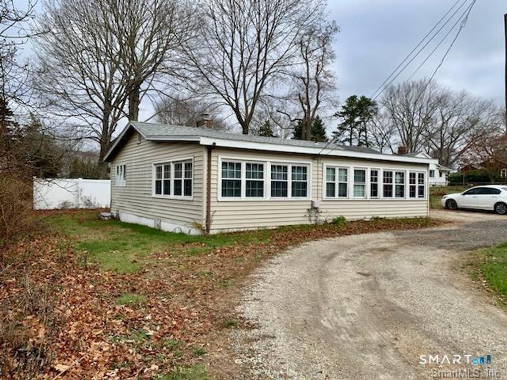 6 North Road, East Lyme, CT 06357