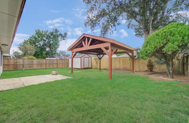 7319 Skybright Lane, Houston, TX 77095
