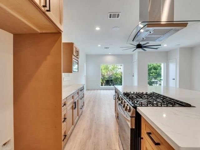 2711 Delano Street, Houston, TX 77004