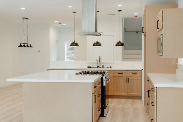 2711 Delano Street, Houston, TX 77004