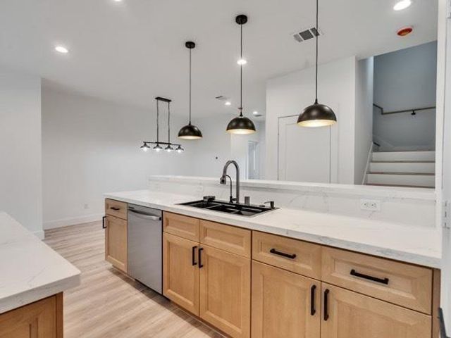 2711 Delano Street, Houston, TX 77004