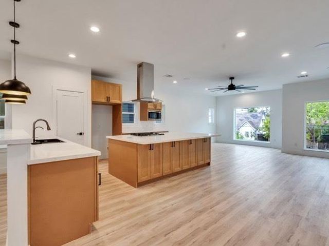 2711 Delano Street, Houston, TX 77004