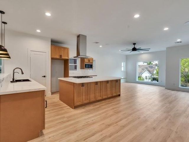 2711 Delano Street, Houston, TX 77004