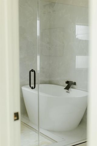 2711 Delano Street, Houston, TX 77004