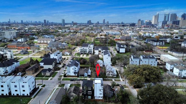 2711 Delano Street, Houston, TX 77004