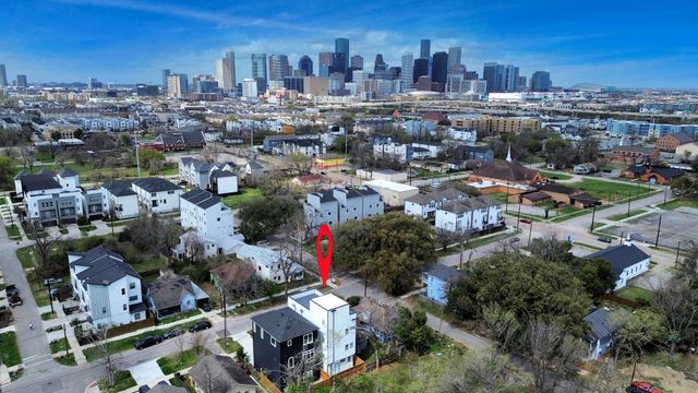 2711 Delano Street, Houston, TX 77004