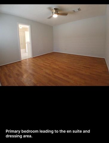 1126 E Brompton Drive, Pearland, TX 77584