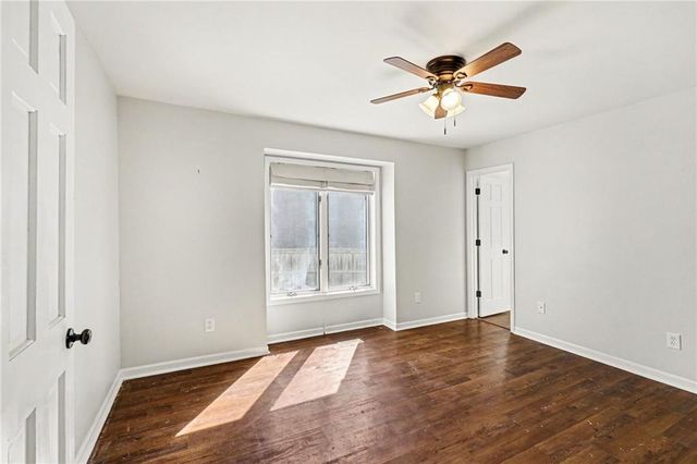 105 Sixth Street, Smithville, MO 64089