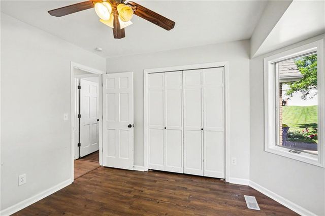 105 Sixth Street, Smithville, MO 64089