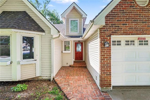105 Sixth Street, Smithville, MO 64089