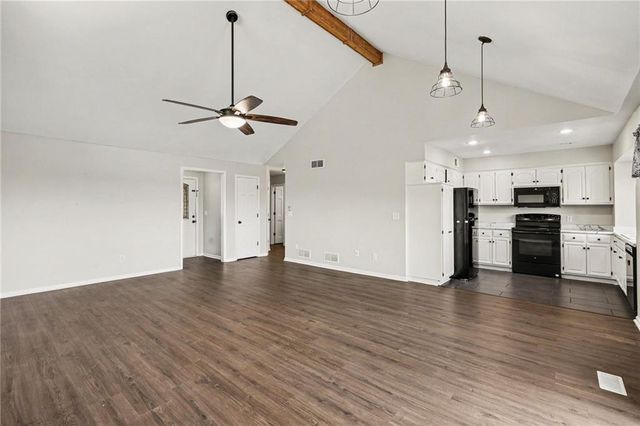105 Sixth Street, Smithville, MO 64089
