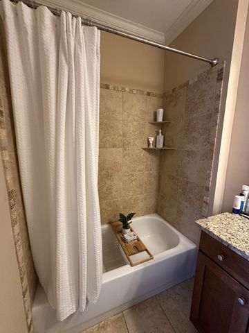 2114 Acklen Ave Apt 305, Nashville, TN 37212