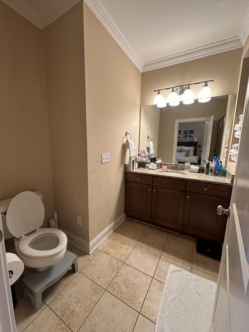 2114 Acklen Ave Apt 305, Nashville, TN 37212