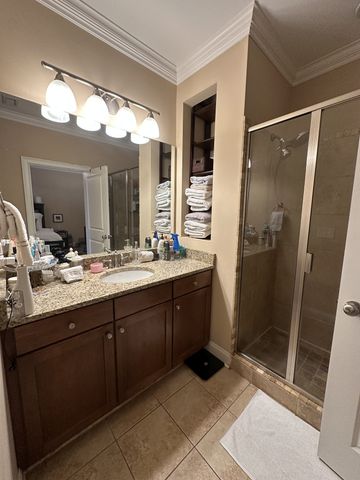 2114 Acklen Ave Apt 305, Nashville, TN 37212