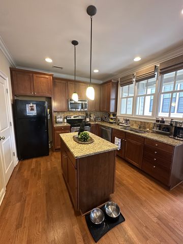 2114 Acklen Ave Apt 305, Nashville, TN 37212