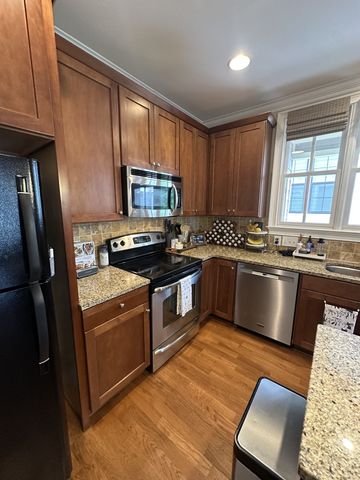 2114 Acklen Ave Apt 305, Nashville, TN 37212