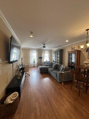 2114 Acklen Ave Apt 305, Nashville, TN 37212