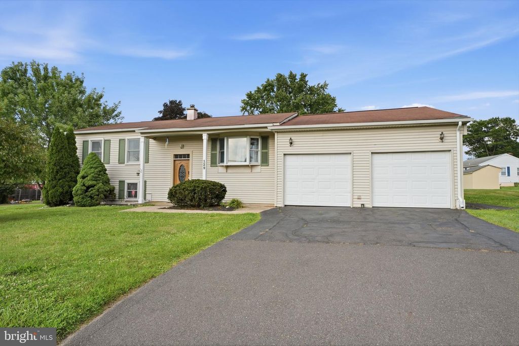 129 GREEN ST, Silverdale, PA 18962