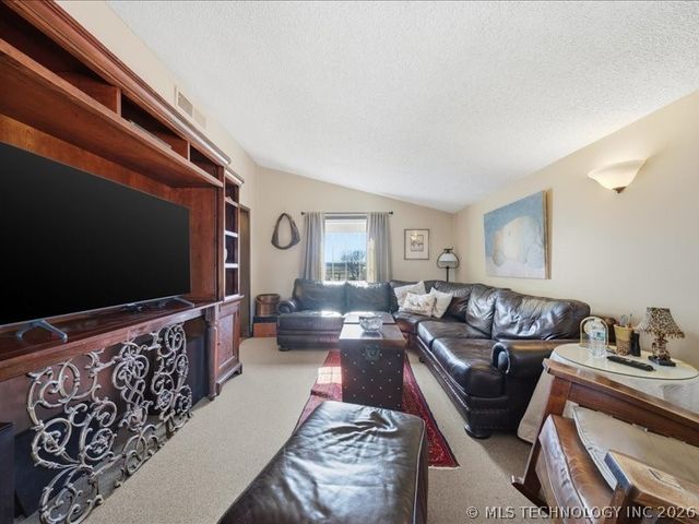 168 Murray Lane, Strang, OK 74367